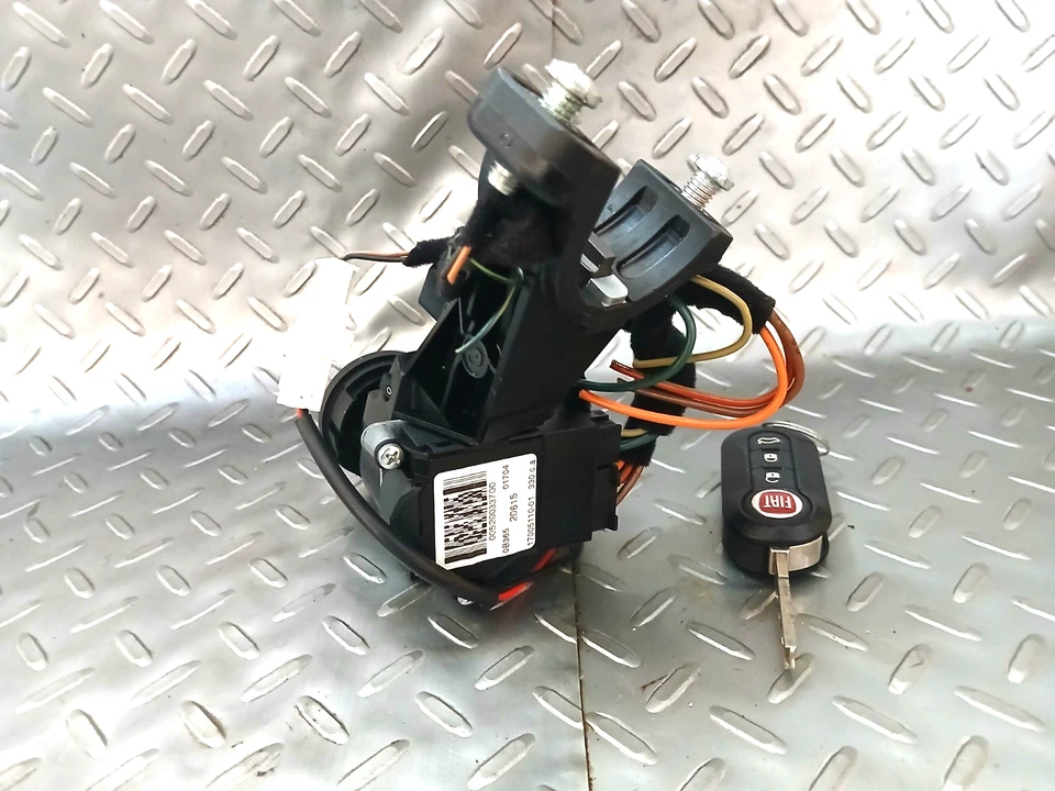 Interruptor de encendido genuino Fiat 500L 2014-2017 OEM con llave y enchufes Foto 3 de 4