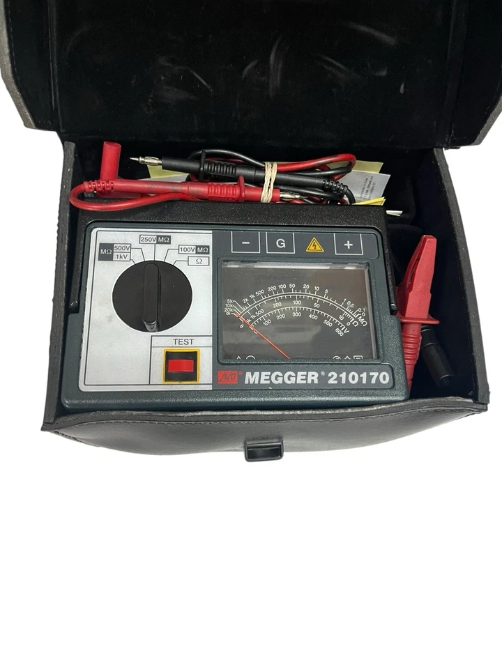 Megger 210170 Analog Hand Crank Insulation Resistance Tester READ - Image 2 of 4