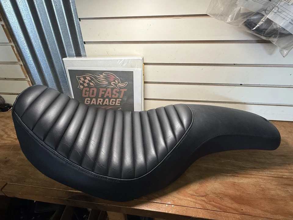 Saddlemen Profiler TTR Tuck-N-roll Seat Harley Davidson Dyna 06-17 - Image 4 of 4
