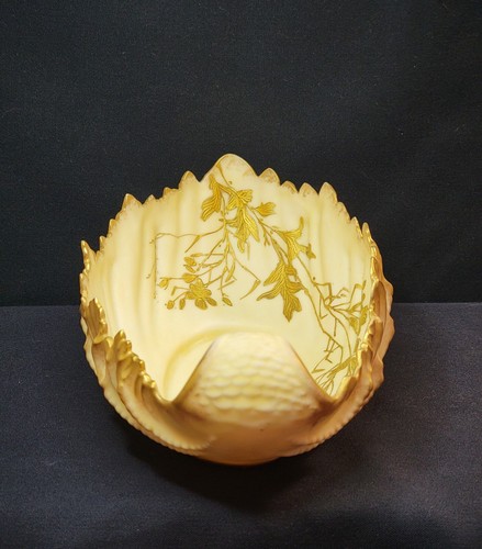 Antique CAC Belleek Acanthus Leaf Candy Dish - Vanilla Colored w/ Gold Accents - Picture 6 of 18