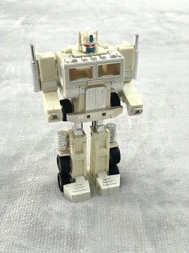 Transformers G1 Ultra Magnus White Optimus Prime Cab Robot Only 1986 Takara