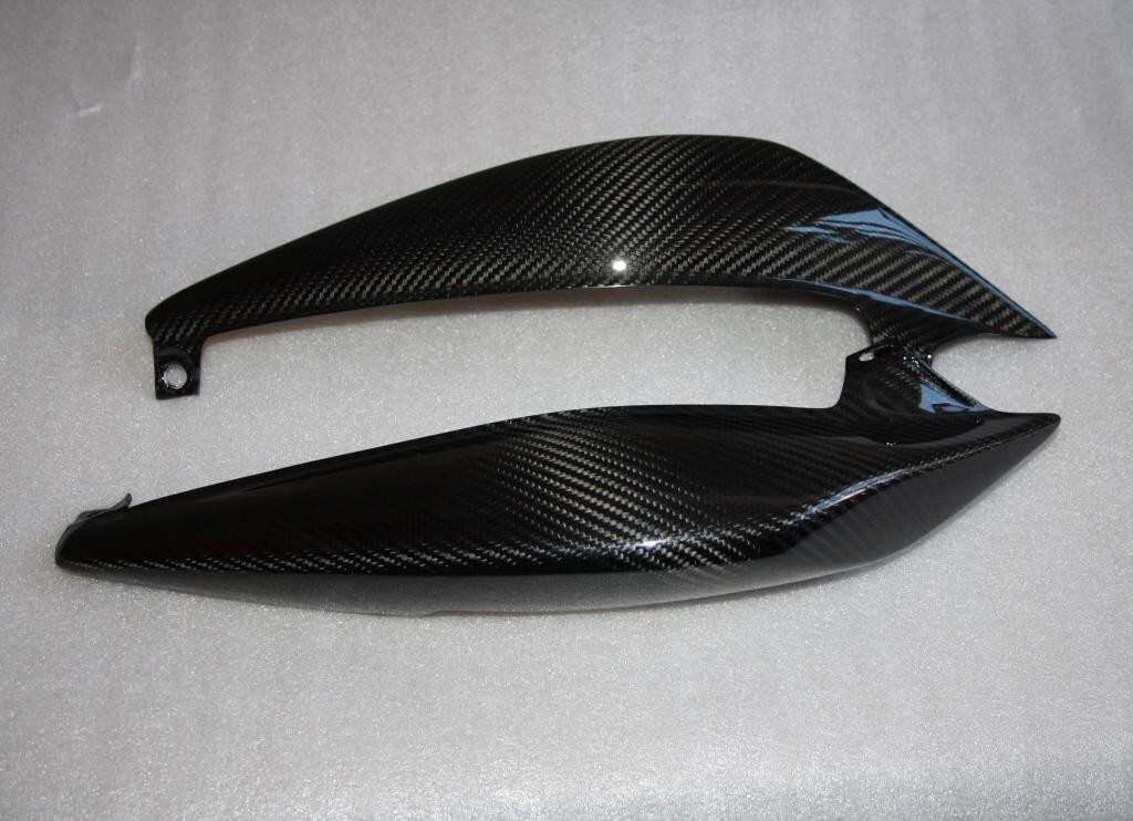 Coque arriere carbone Triumph Street Triple carénage léger et rigide 07-12