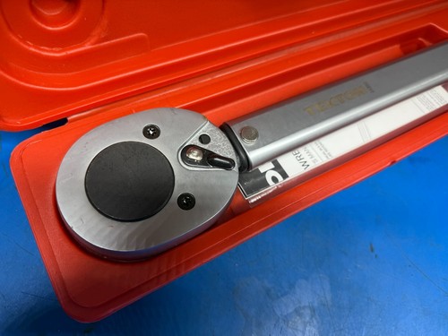 TEKTON 3/4 Inch Drive Click Torque Wrench 50-300 ft.-lb. | 24350 - Picture 4 of 15
