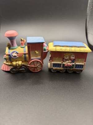 COTTONTAIL LANE SPRINGTIME/EASTER ACCESSORIES:  3 pc TRAIN