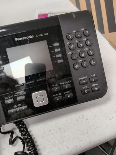 Panasonic KX-UTG200B Backlit LCD Display SIP Phone - Afbeelding 3 van 4