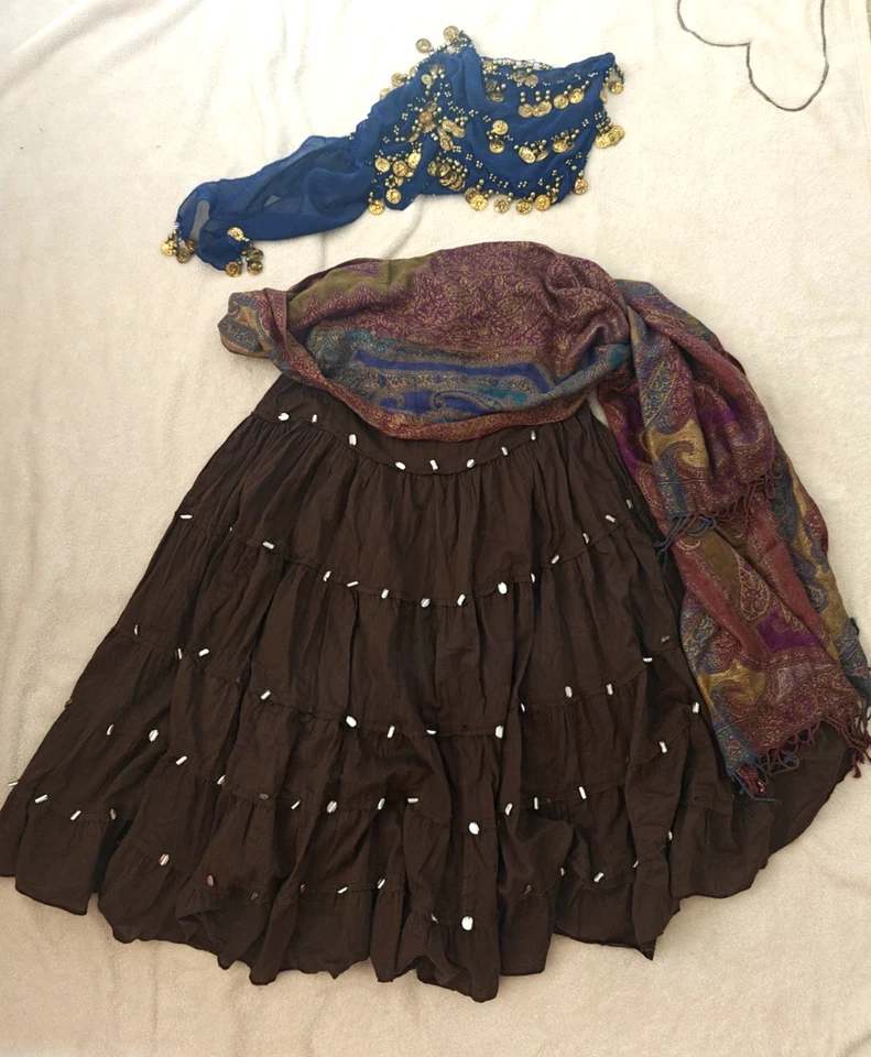 DISFRAZ GITANO PARA MUJER TALLA 6...FALDA, BUFANDA Y CABEZA NUEVA Foto 2 de 4