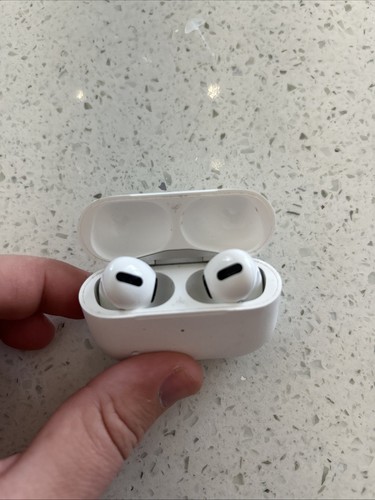 Air Pod Pros Gen 1 - 第 3/3 張圖片