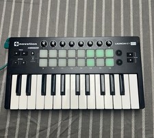 Novation Launchkey Mini MK2 25-Key Midi Contr...