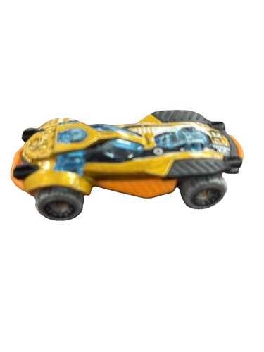 2017 Mattel Hot Wheels Gold Dune-A-Soar 1:64 Scale Die Cast Car - Picture 4 of 7