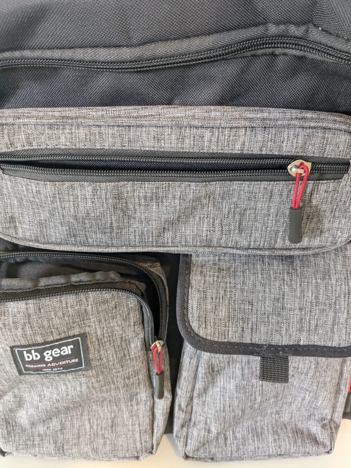 Mochila bolsa de pañales Baby Boom BB Gear con bolsillo para limpiar y bolsillos laterales aislados Foto 4 de 4