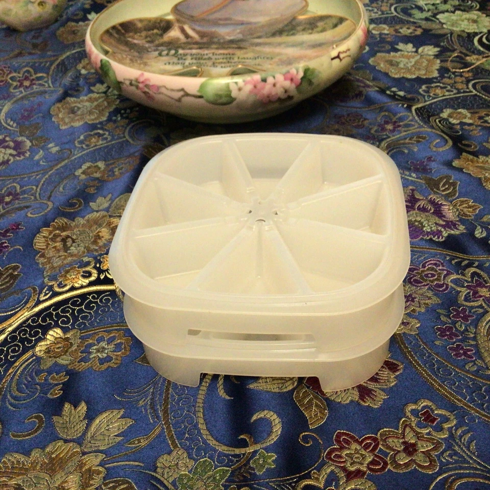 Vintage Tupperware 1468 Stackable Ice Cube Trays Lot Of 2 USED~GREAT~CONDITION - Image 3 of 4