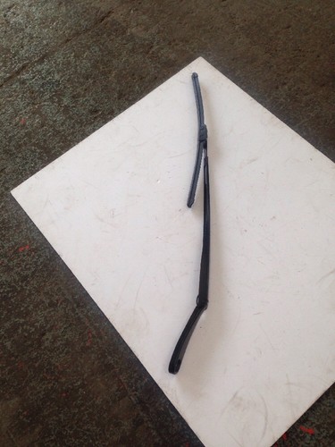 BMW 5 SERIES F10 GENUINE WIPER ARM WITH BLADE IN GOOD ORDER - 第 1/6 張圖片