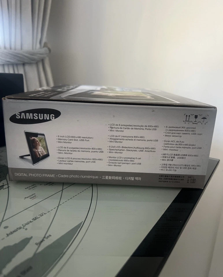 Samsung 8 Inch Digital Photo Frame SPF-87H ~ 1GB Memory ~ Super Slim - New - Image 3 of 4
