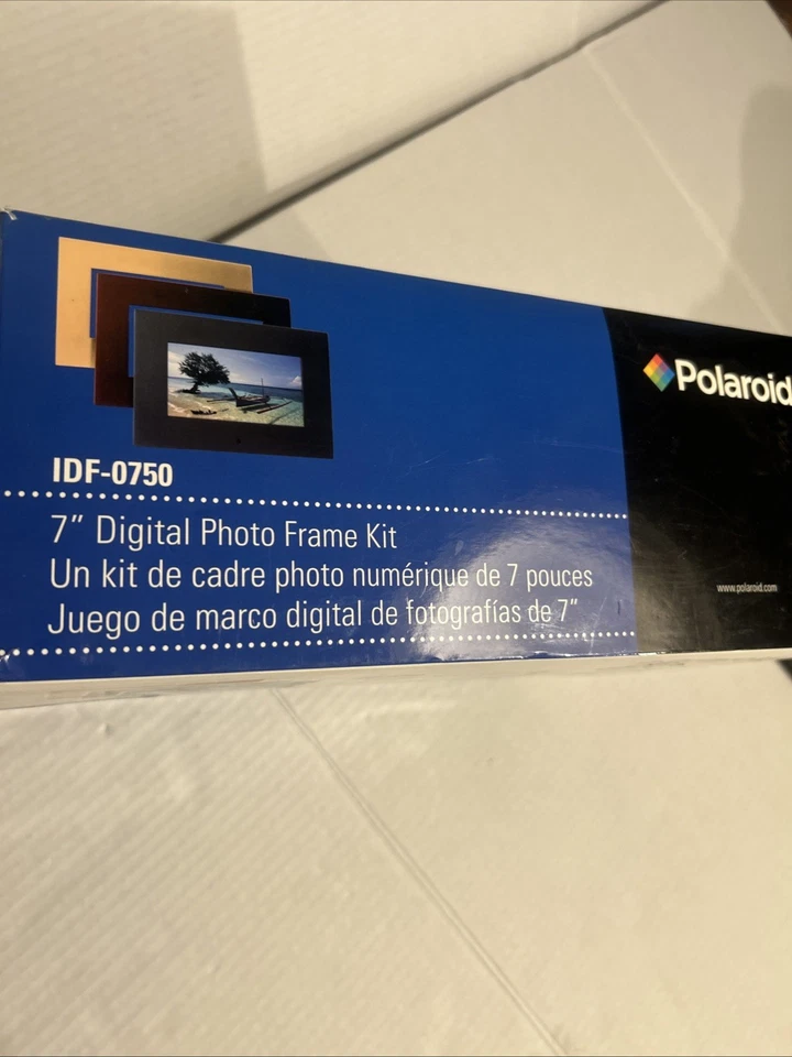 Polaroid 7" Digital Photo Frame Kit Bonus Includes 3 Designer Frames XSA-00750B - Image 4 of 4