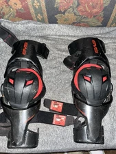 Evs Web Pro Carbon Fiber Knee Braces Pair (both)