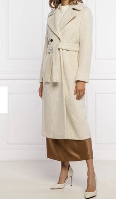 Marella Wool blend double-breasted coat with belt: Model Camera