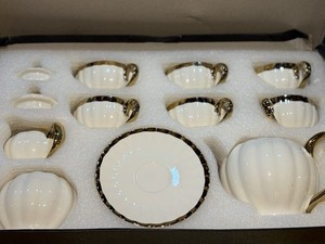 White Porcelain Tea Set Gold Trim Boxed Teapot Cups Saucers Creamer Sugar
