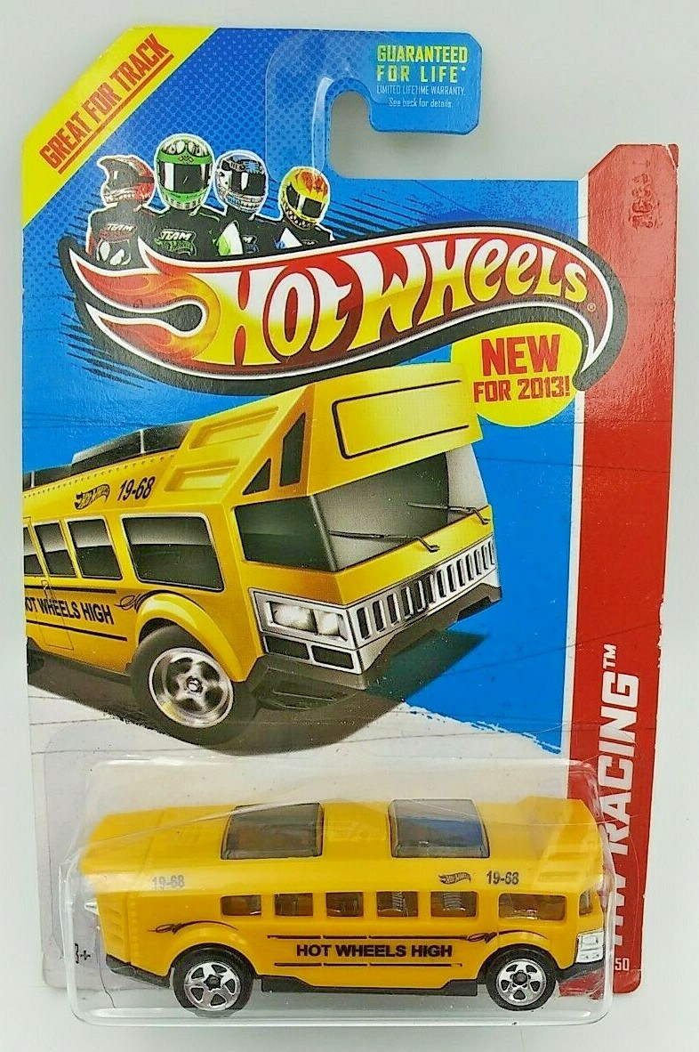 Hot Wheels ~2013~HW RACING~HOT WHEELS HIGH~ SCHOOL BUS~ 1:64~Yellow NIB 120/250