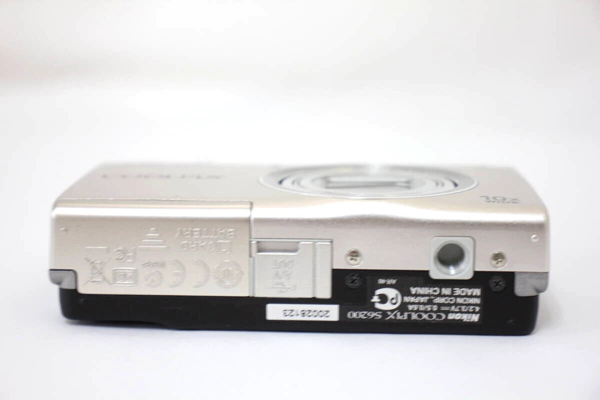 Nikon COOLPIX S6200 16.0MP Digital Camera 10 x Zoom w/SD Card