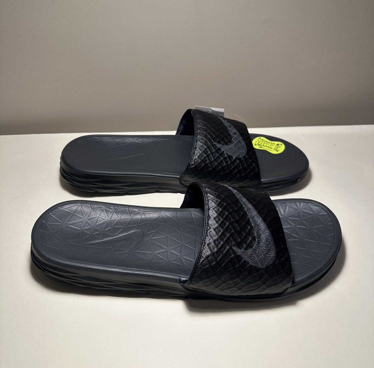 Nike Benassi Solarsoft Men's Size 17 Slides Sandals Black