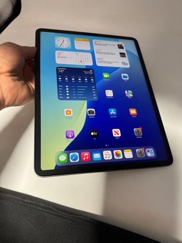 Apple iPad Pro 12.9-inch (4th generation) 256 GB, SLIM FOLIO PRO Keyboard