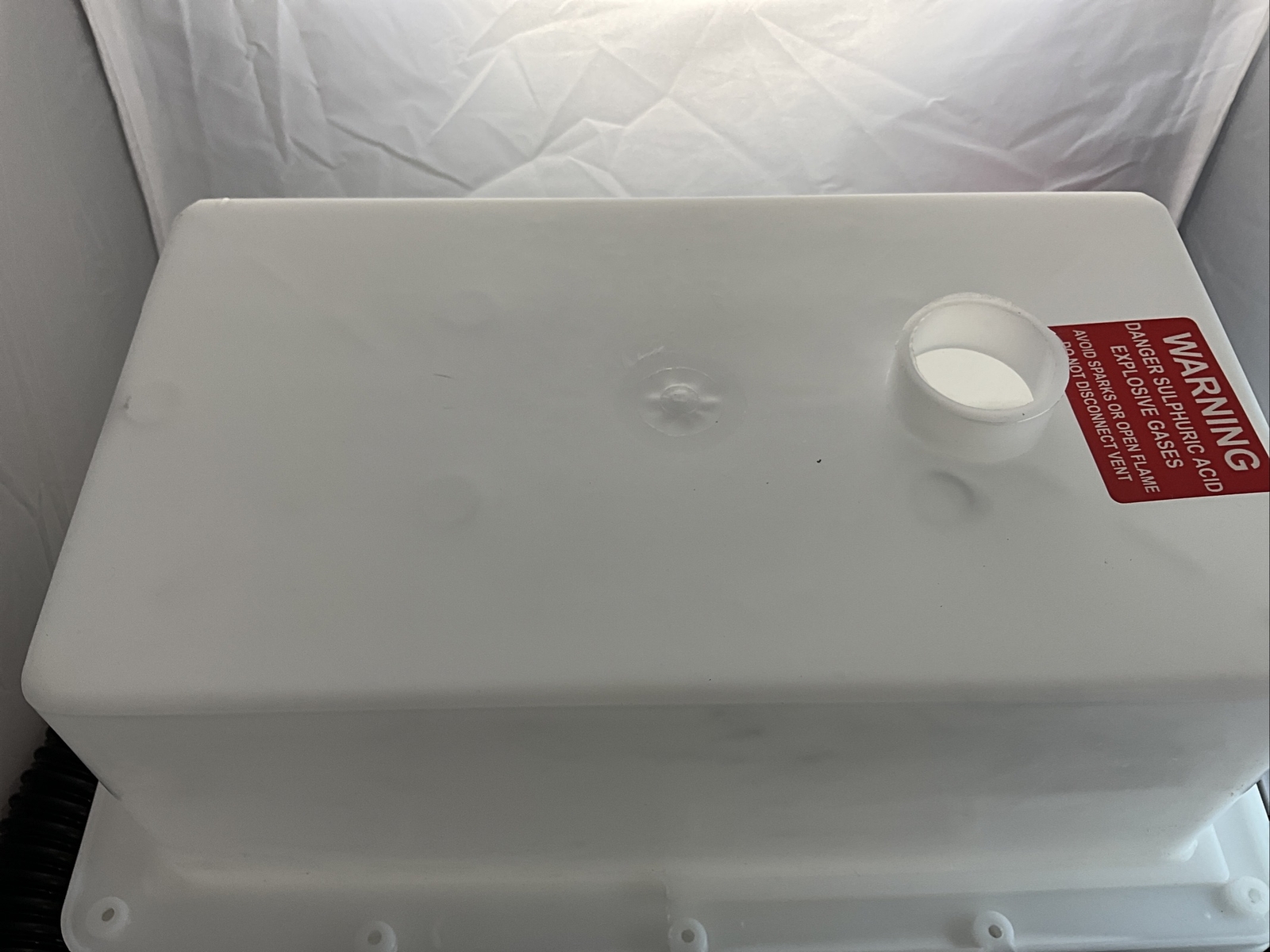 BATTERY BOX White Thick Plastic Vented Top w/5ft hoseRV CAMPER BOAT