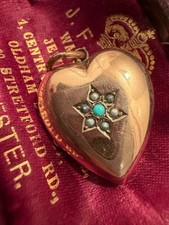 Antique 9ct gold back front heart locket AF