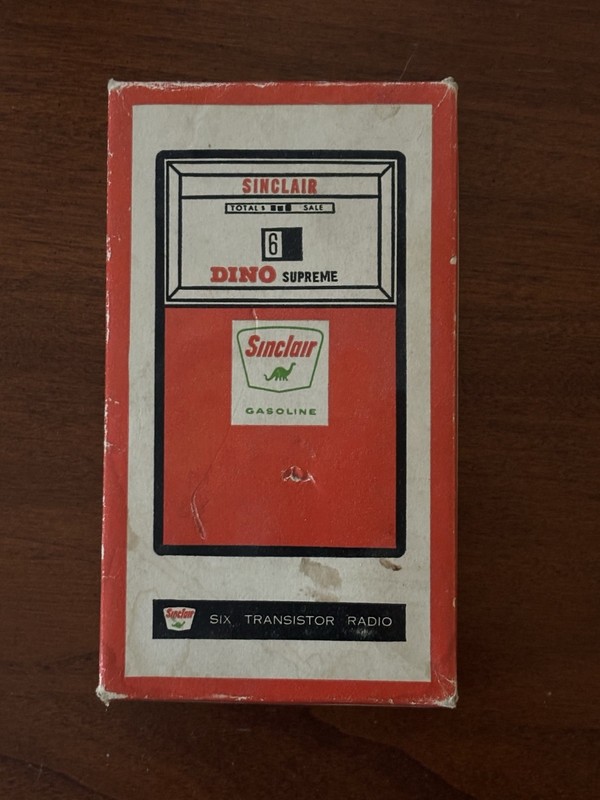 1960s Sinclair Dino Supreme Gas Pump Vintage Transistor Radio In Box With Earbud