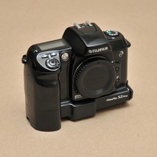 FUJIFILM FinePix S1 Pro 6.1MP SuperCCD Digital SLR Camera 16MB SM Card Body Only
