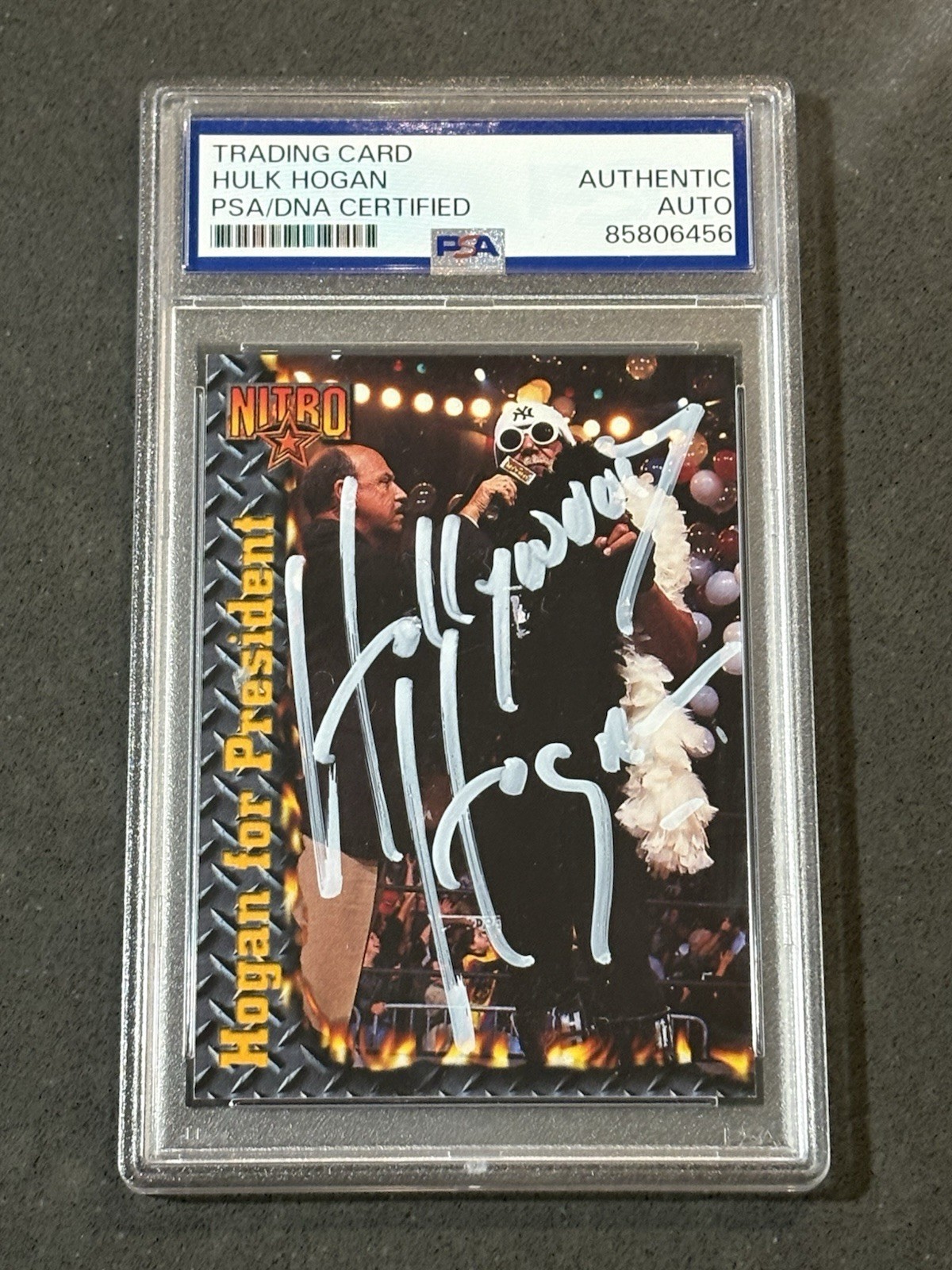 HULK HOGAN 1999 TOPPS WCW/NWO NITRO SIGNED AUTOGRAPHED CARD PSA/DNA CERTIFIED