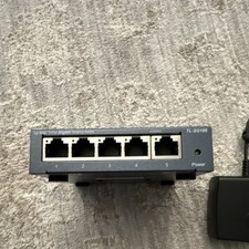TP-Link TL-SG105 5-Port Gigabit Ethernet Desk...