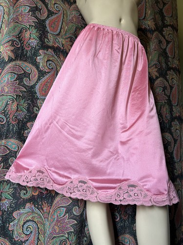 Vintage Pink A-line Silky Nylon Lacy Half Slip Lingerie (L - 26")
