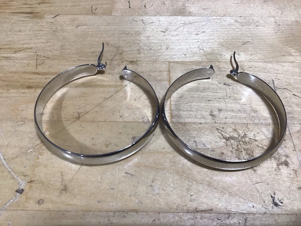 "Pendientes de aro grandes de plata de ley .925, peso ligero de 2"" de diámetro". Usado Foto 3 de 4