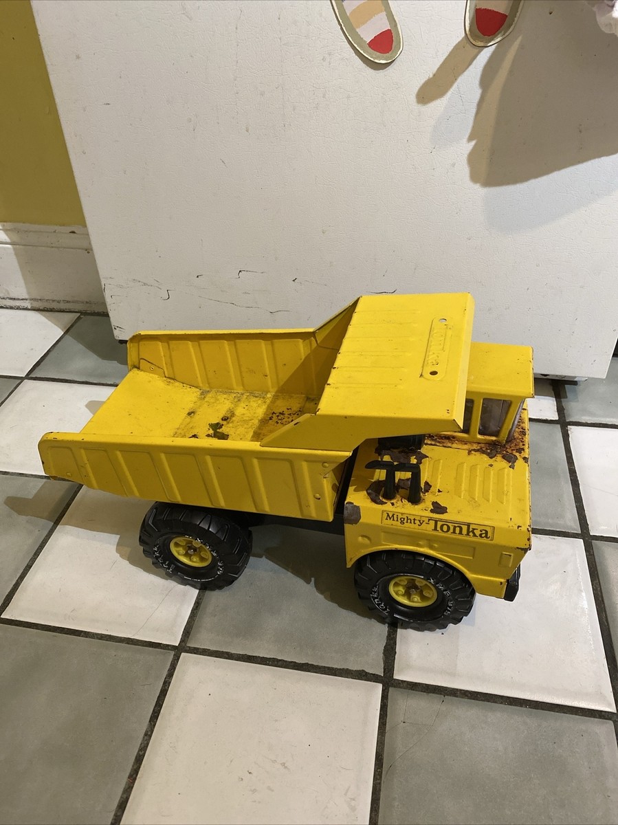 Tonka Toys Mighty Tonka Dump Truck Metal Pressed Steel