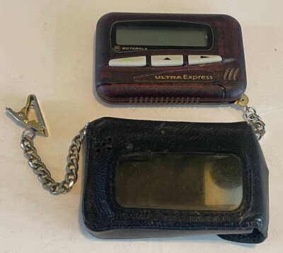 Pager (beeper) Vintage Motorola Ultra Express Couleur Bordeaux Avec étui, Occasion Fonctionnel