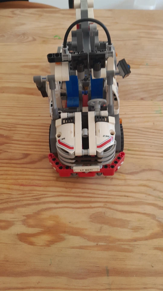 LEGO TECHNIC 8071 LE CAMION NACELLE - Photo 3/4