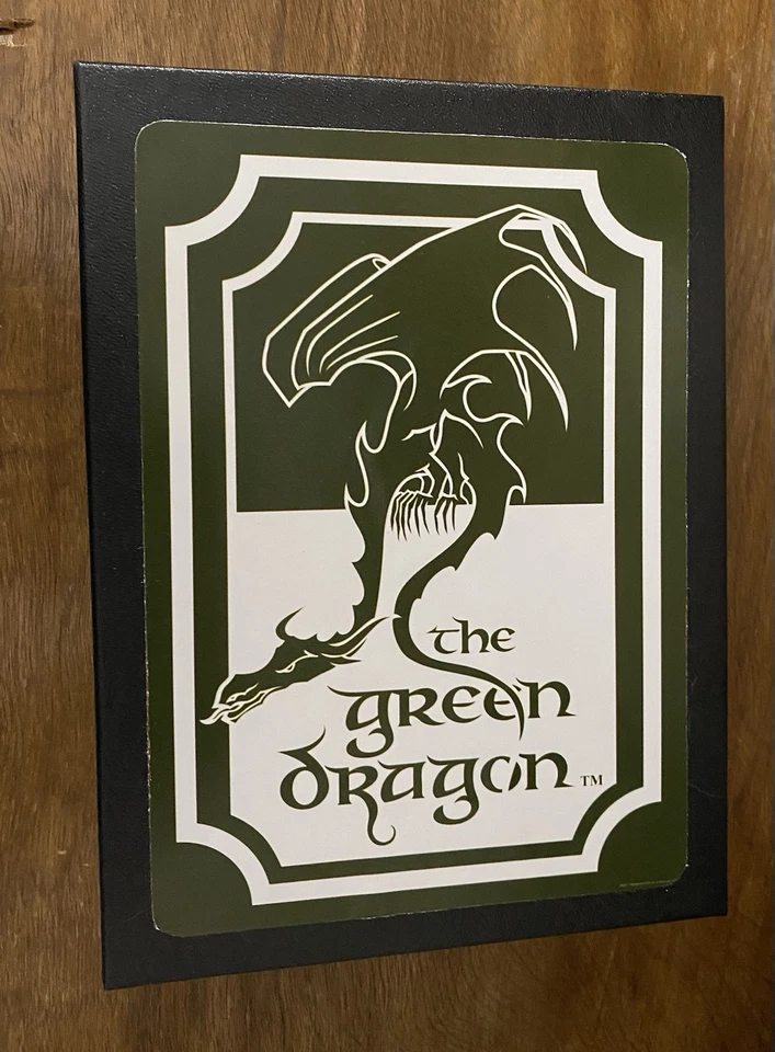 Rompecabezas LOTR El Dragón Verde Inn Logo 200 piezas 8X6 El Hobbit REGALO ÚNICO Foto 3 de 3