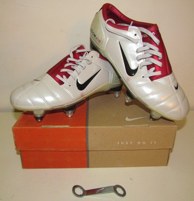 nike total 90 ronaldinho