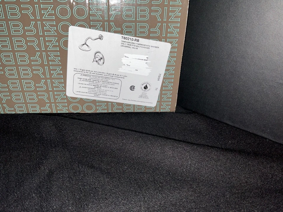 Grifo de ducha de dos manijas Brizo tradicional TempAssure, cabezal de ducha, válvula áspera Foto 2 de 3