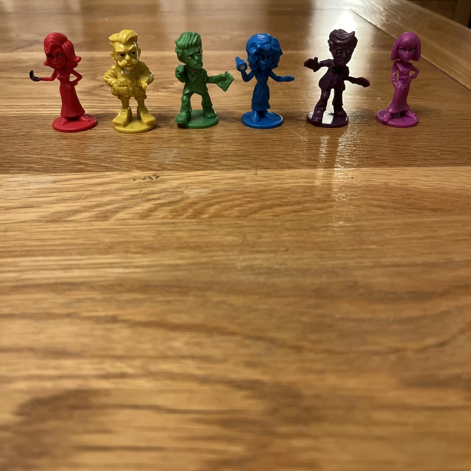 CLUEDO JUNIOR by Hasbro Gaming  - Case of The Missing Cake (5+) VGC - Image 4 of 4