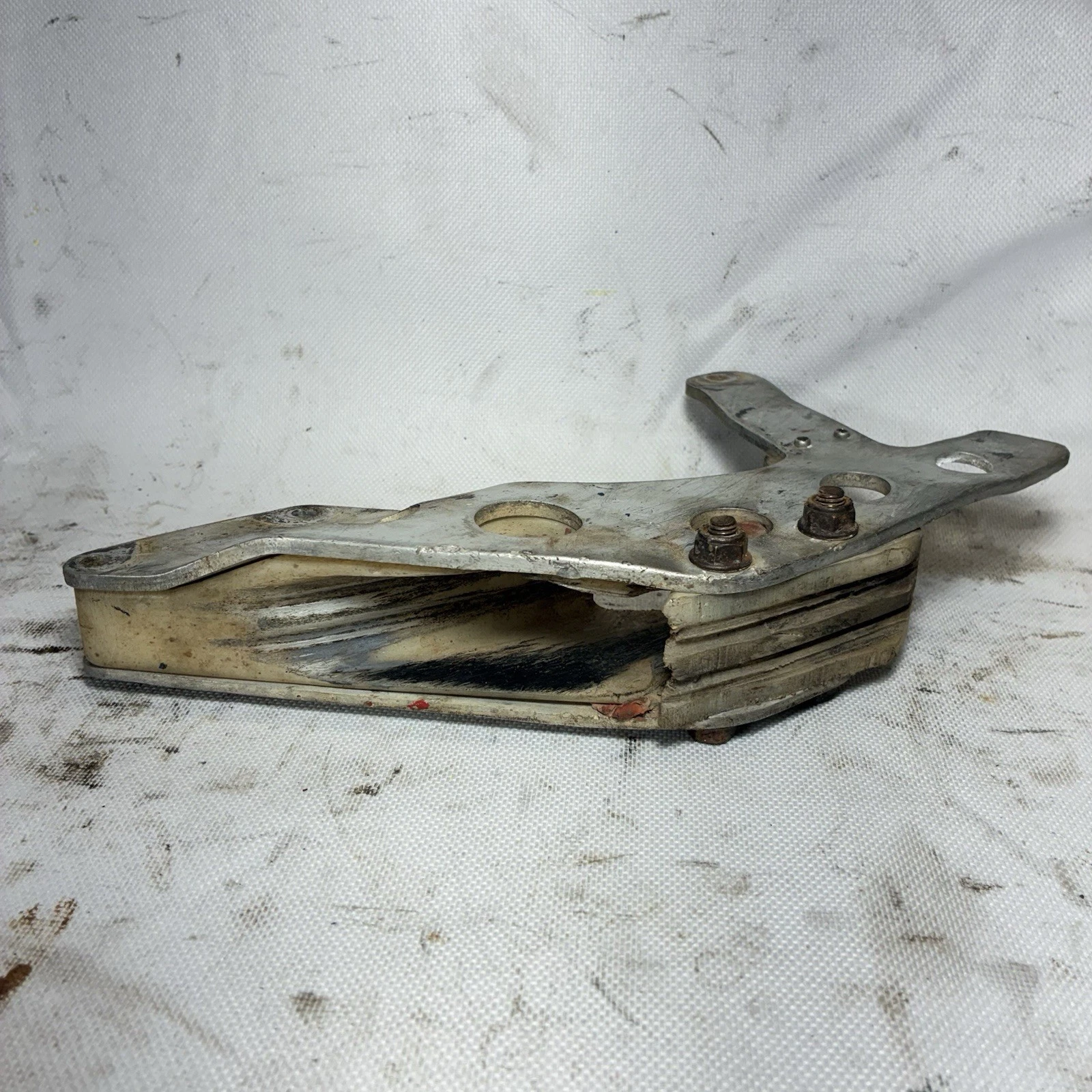 1984 1985 Suzuki RM125 RM 125 chain guide