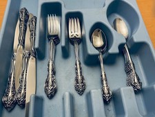 Oneida (Cube) Heirloom Stainless 20 pc Set in...