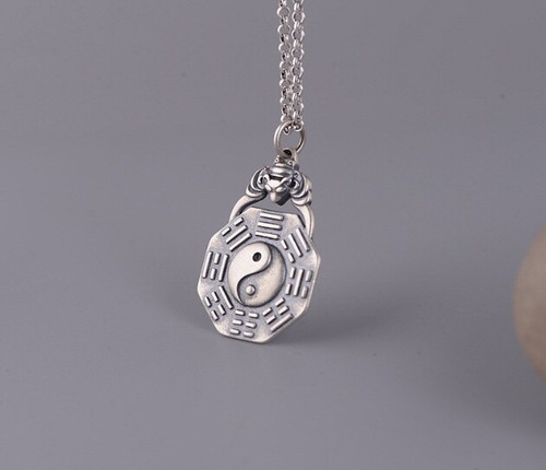 Orecchini A Bottone Monkimau In Argento 925 Con Simbolo Yin Yang E Cristalli - 9mm