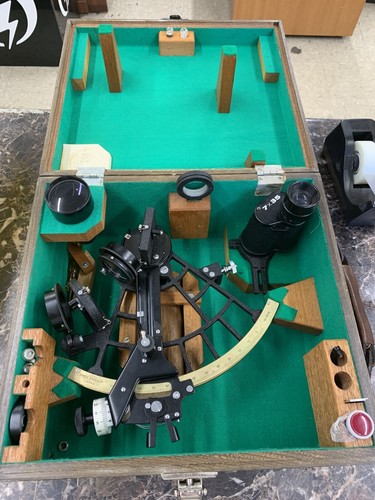 Simex Mariner Sextant w/ Certificate 1975 serial #4079 - 第 1/6 張圖片
