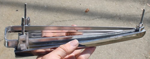 Bonito bisel de luz trasera cromado lado del conductor izquierdo Cadillac Deville 1970 OEM 5962234 - Imagen 15 de 23