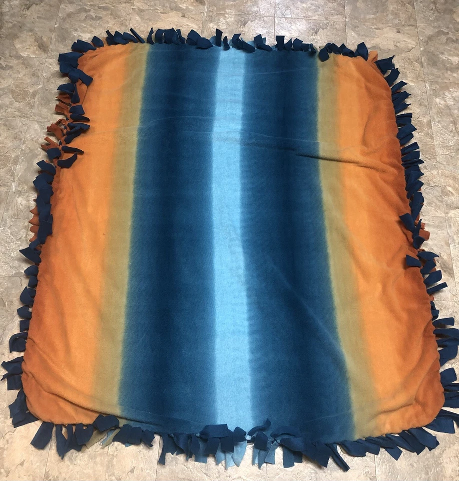 Manta hecha a mano Adventure Western con nudo de corbata Foto 2 de 2