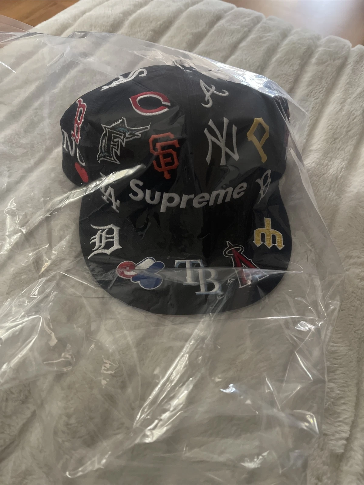 Chapeau Supreme MLB Multi Logo Taille 7 1/2 Marine Authentifié Stock X