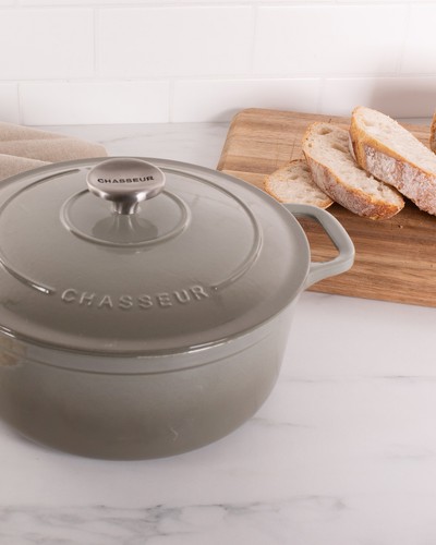 Chasseur 26cm French Oven - Eucalyptus - Picture 3 of 3