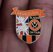 RARE SHEFFIELD UNITED BLADES ON TOUR SHIELD  ENAMEL PIN BADGE