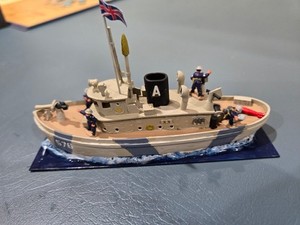15mm WWII British Royal Navy wooden hull minesweeper; professionally painted.